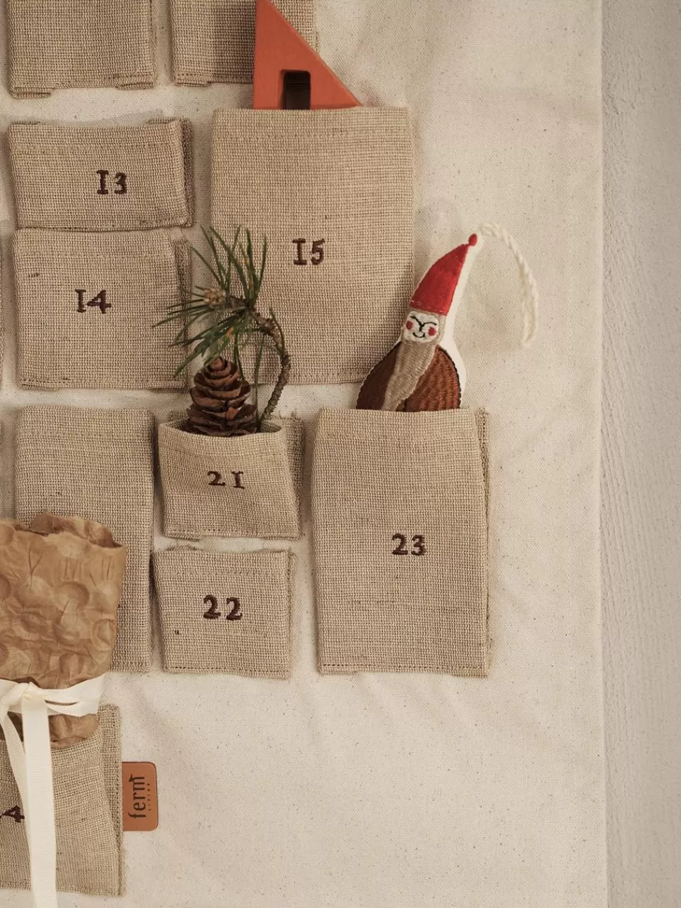 ferm LIVING Adventskalender Pine van katoen en jute | Kerstversiering