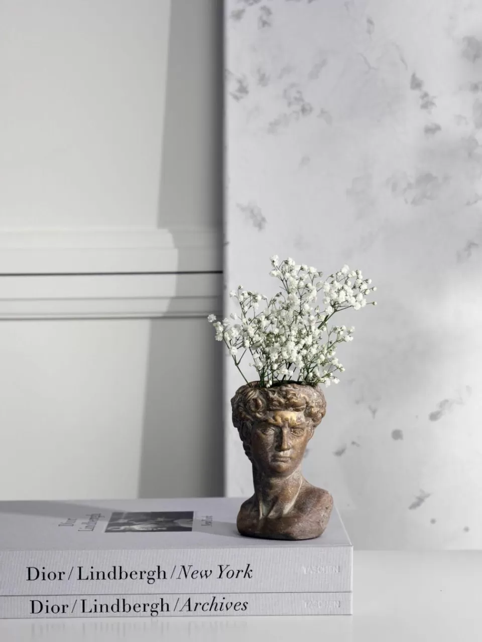 Westwing Betonnen plantenpot David met antieke afwerking | Plantenbakken | Decoratie