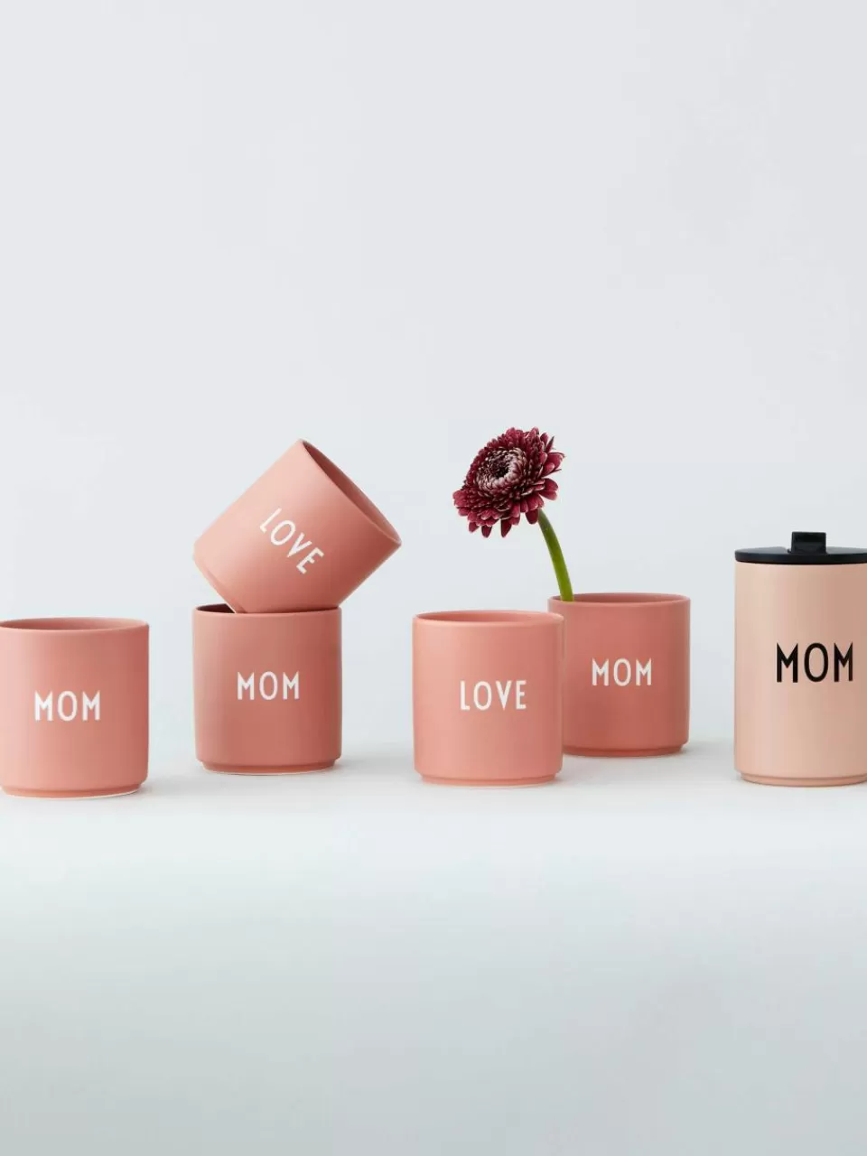 DESIGN LETTERS Design beker Favourite LOVE met opschrift | Koffiekopjes