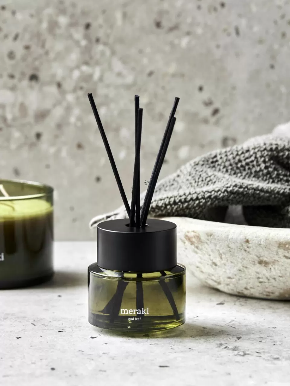 Meraki Diffuser Oud Leaf (rozen, cederhout, Jasmijn, Iris & Lelietje-van-dalen) | Kaarsen & Kaarsenhouders | Huisparfum