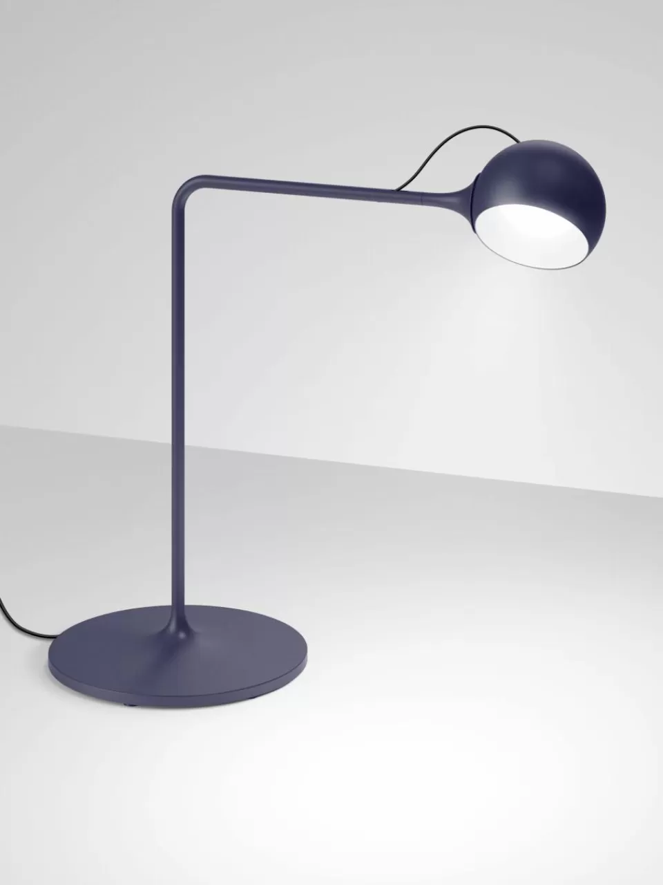 Artemide Dimbare verstelbare LED bureaulamp Ixa | Bureaulampen | Tafellampen