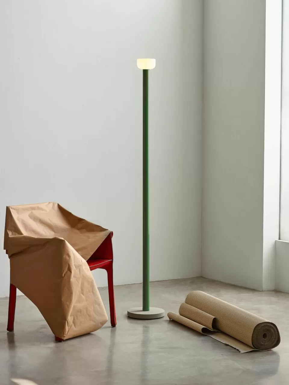 Flos Grote dimbare LED vloerlamp Bellhop | Staande Lampen