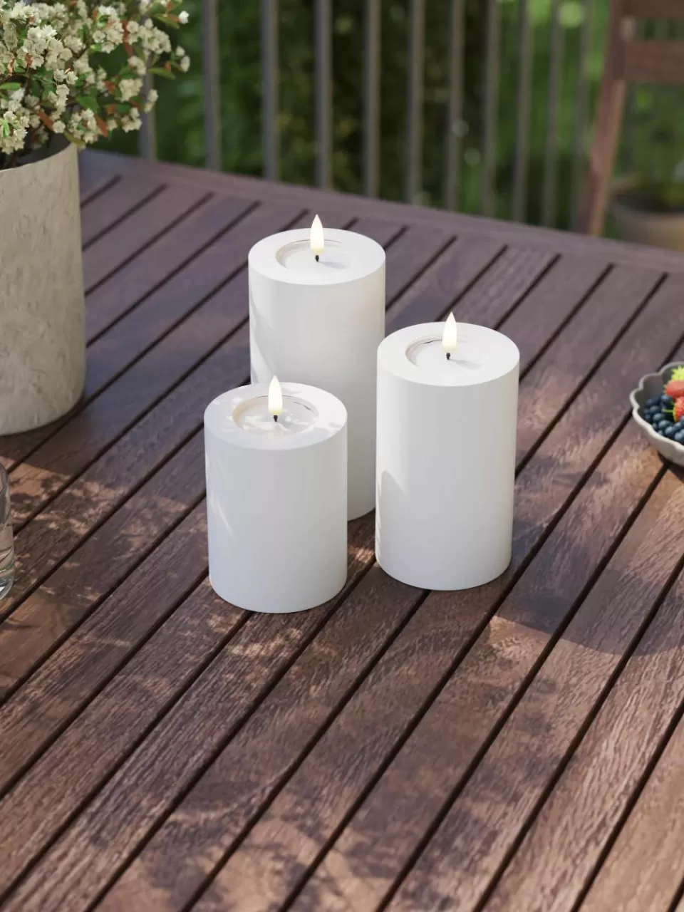 Westwing Handgemaakte outdoor LED kaars Real Flame, H 15 cm | Kaarsen & Kaarsenhouders | Kaarsen