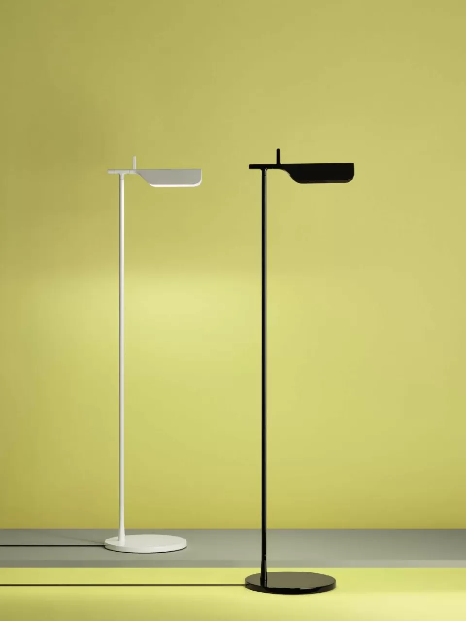 Flos Kleine LED leeslamp Tab, dimbaar | Staande Lampen | Leeslampen