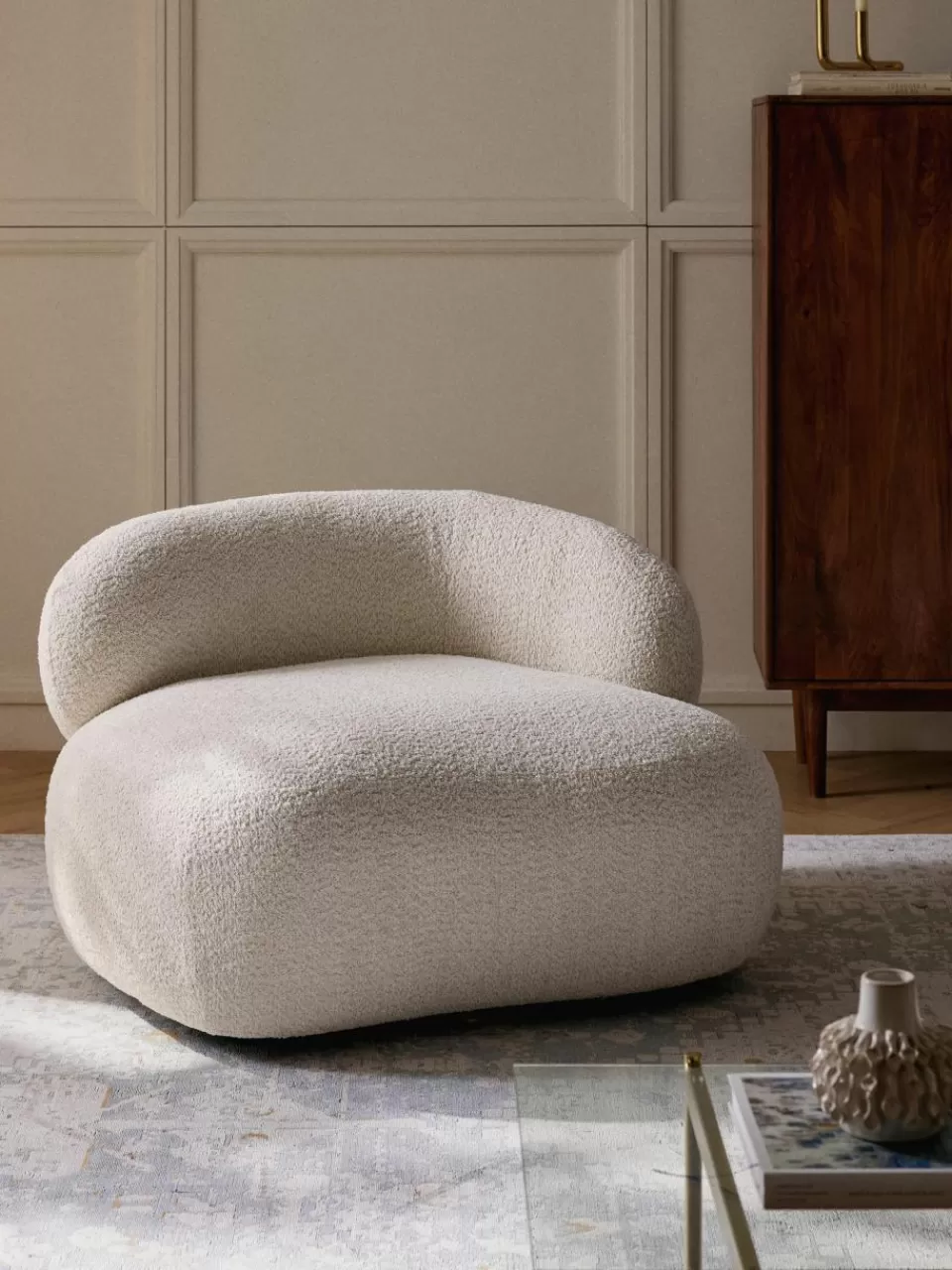 Westwing Collection Loungefauteuil Alba uit teddy-bouclé | Fauteuils | Bank Fauteuils