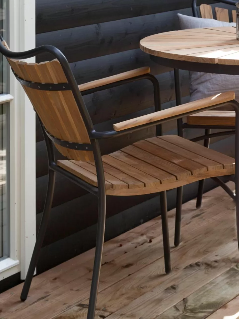 Cinas Outdoor armstoel Ellen van hout | Tuinmeubels | Stoelen