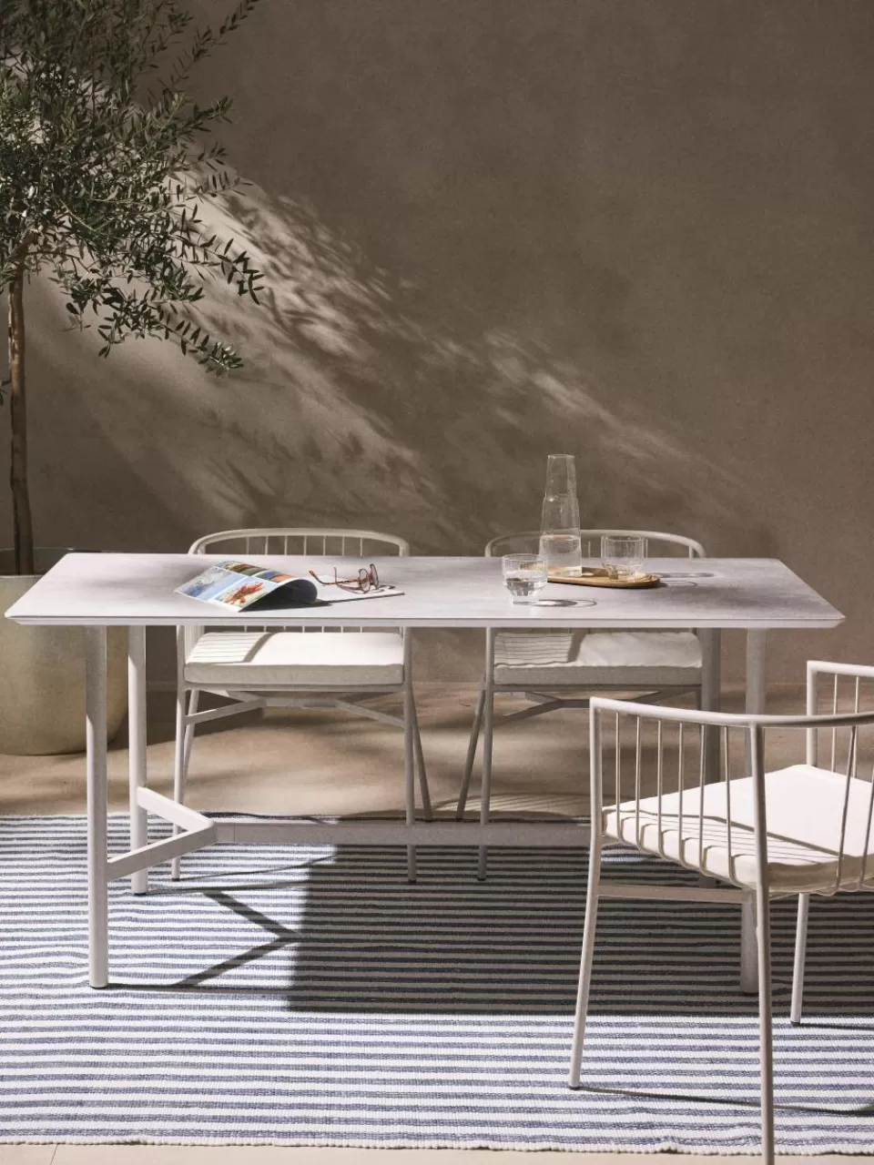 Westwing Collection Tuineettafel Connor in marmerlook | Tuinmeubels | Tuintafels